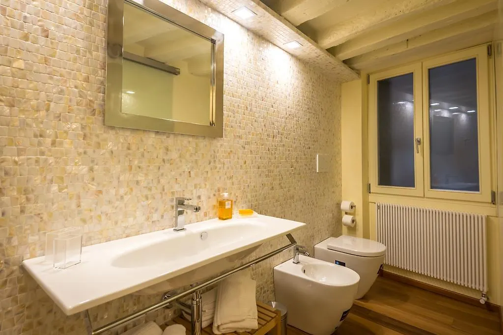 Apartments Moon Or Dama Venecia 0*,  Italia