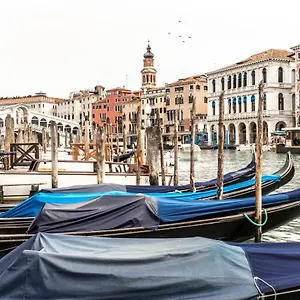 Charming On The Grand Canal R&r Apartment